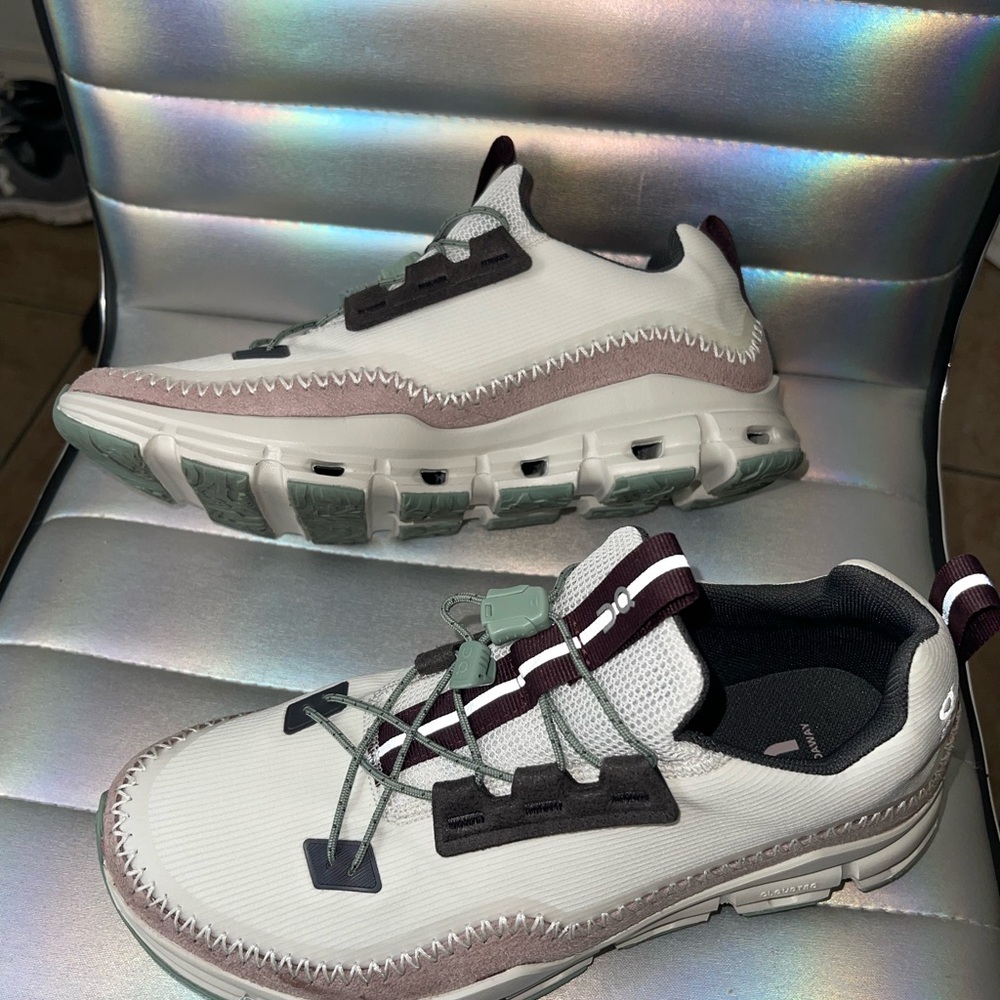 Cloud running shoes